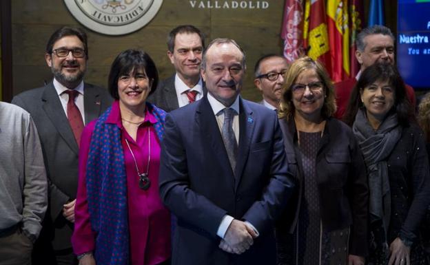 El rector, Daniel Miguel, durante la presentación de su candidatura. 