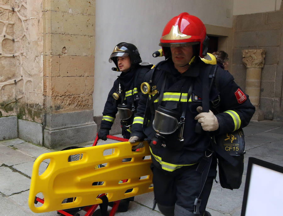 Fotos: Simulacro de incendio en el Alcázar de Segovia