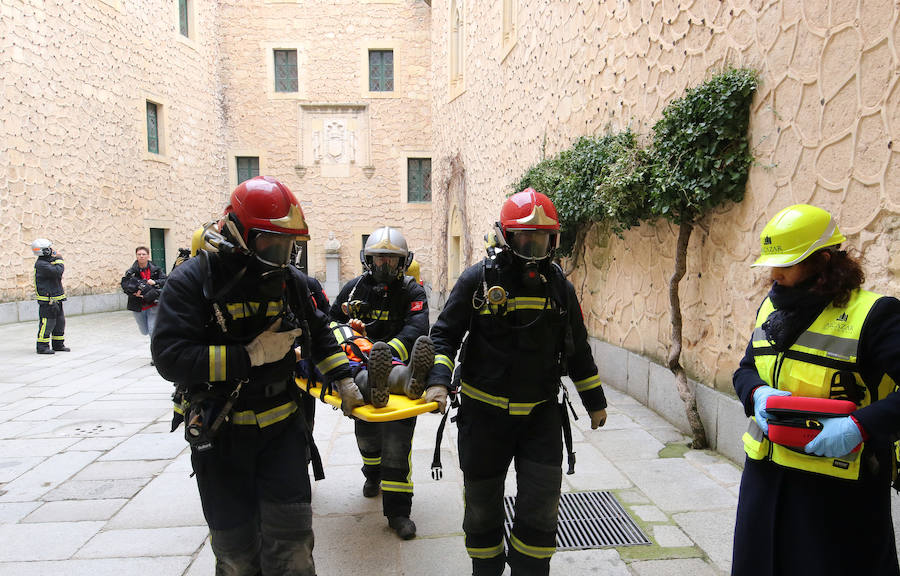 Fotos: Simulacro de incendio en el Alcázar de Segovia