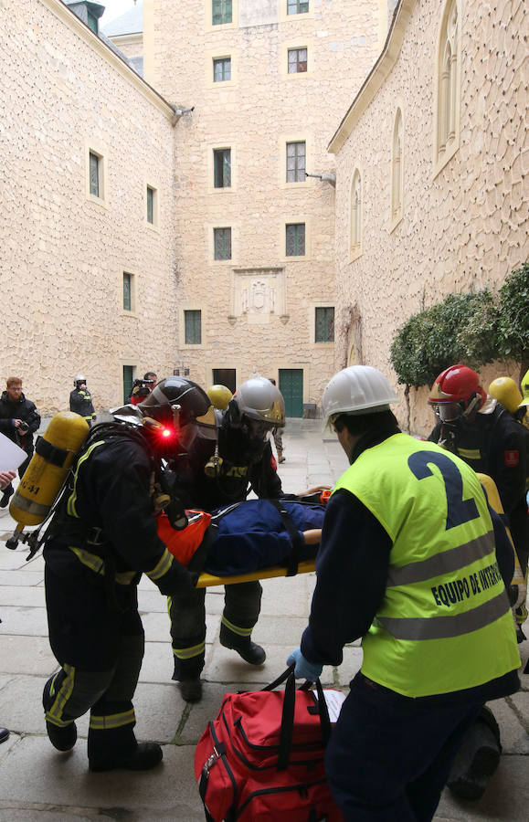 Fotos: Simulacro de incendio en el Alcázar de Segovia