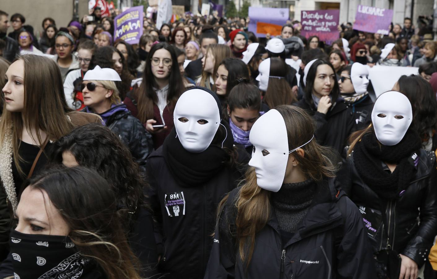Fotos: Manifestación estudiantil convocada por la Asamblea Feminista de Valladolid