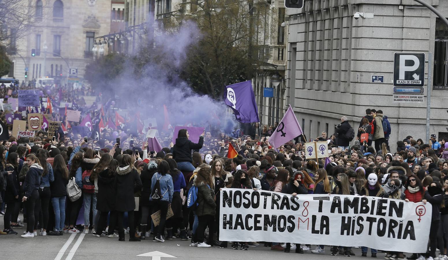 Fotos: Manifestación estudiantil convocada por la Asamblea Feminista de Valladolid