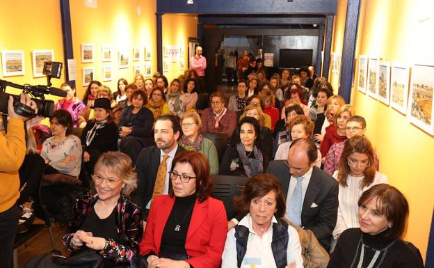 Público asistente al acto en Baltanás.