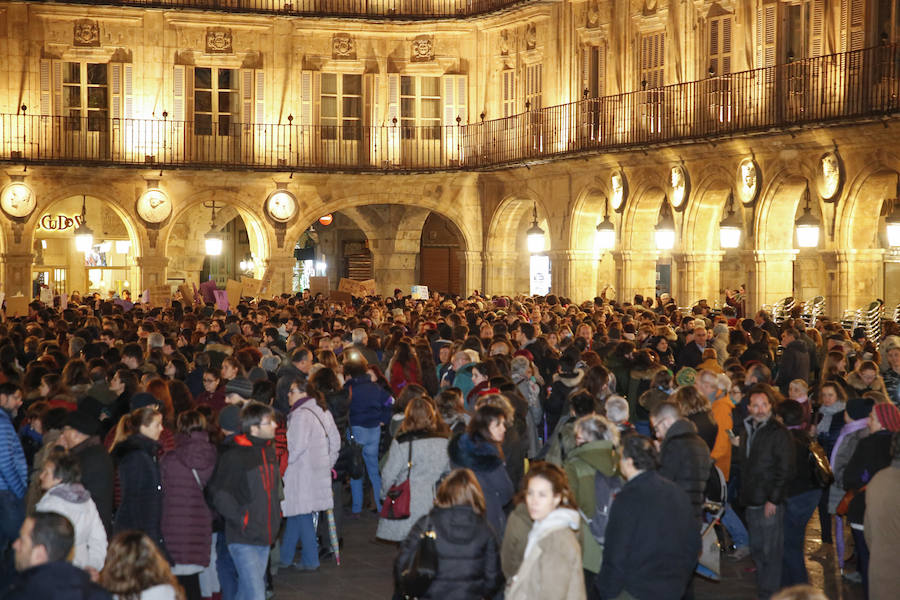 Más de 15.000 personas, según Policía Nacional, han participado en Salamanca en la manifestación convocada por los movimientos feministas con motivo del 8-M