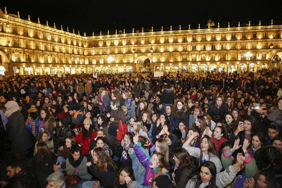 Más de 15.000 personas, según Policía Nacional, han participado en Salamanca en la manifestación convocada por los movimientos feministas con motivo del 8-M