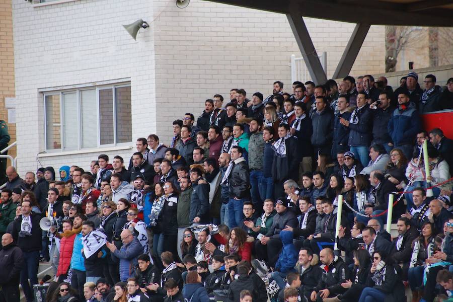 Importante victoria en la prolongación de Unionistas de Salamanca. Un balón colgado por Jorge Alonso en el 93 fue cabeceado por Isaac Manjón a las mallas para darle el triunfo a los salmantinos en un flojo partido del equipo de Astu en Las Pistas ante el Almazán