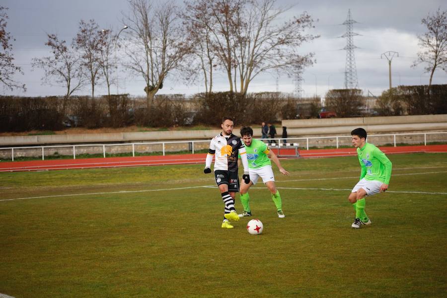 Importante victoria en la prolongación de Unionistas de Salamanca. Un balón colgado por Jorge Alonso en el 93 fue cabeceado por Isaac Manjón a las mallas para darle el triunfo a los salmantinos en un flojo partido del equipo de Astu en Las Pistas ante el Almazán