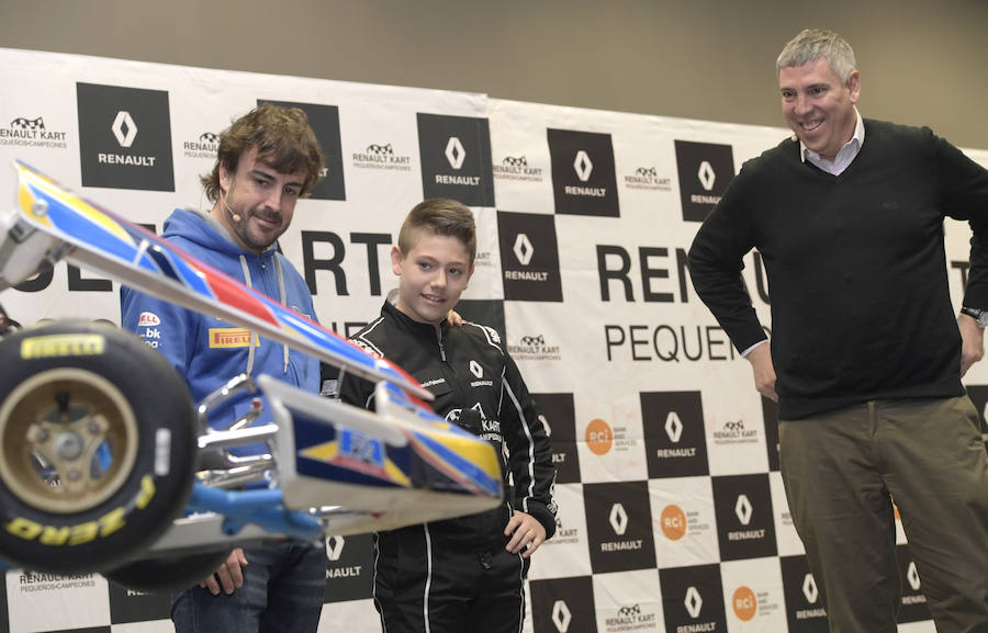 Fotos: Fernando Alonso entrega los premios Renault Kart Pequeños Campeones
