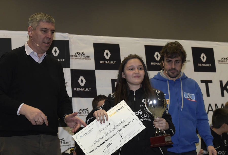 Fotos: Fernando Alonso entrega los premios Renault Kart Pequeños Campeones