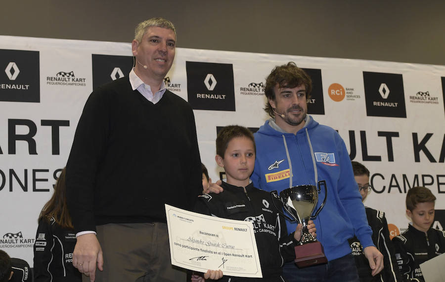 Fotos: Fernando Alonso entrega los premios Renault Kart Pequeños Campeones
