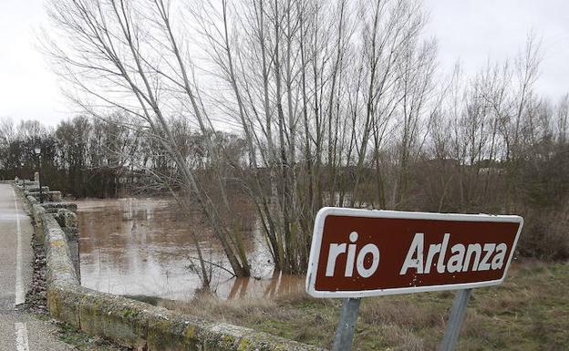 El río Arlanza, en 2014, a su paso por Quintana del Puente. 