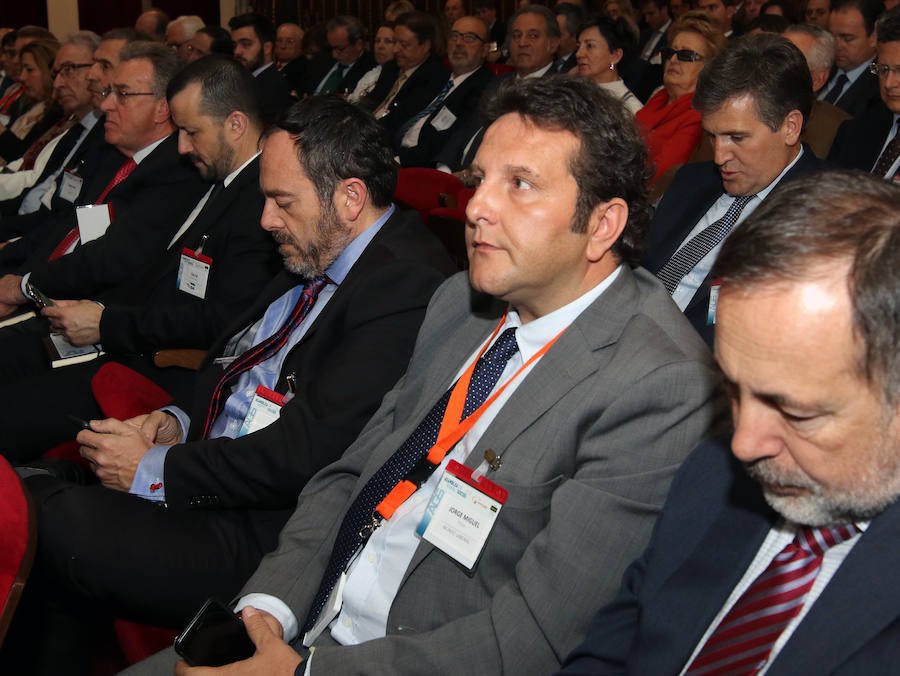 Fotos: Cristóbal Montoro clausura la Asamblea de la Empresa Familiar de Castilla y León