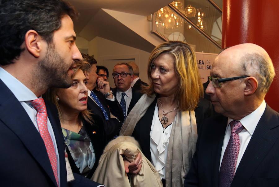 Fotos: Cristóbal Montoro clausura la Asamblea de la Empresa Familiar de Castilla y León