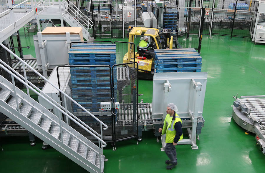 Fotos: Juan Vicente Herrera inaugura la planta de Bezoya en Ortigosa del Monte