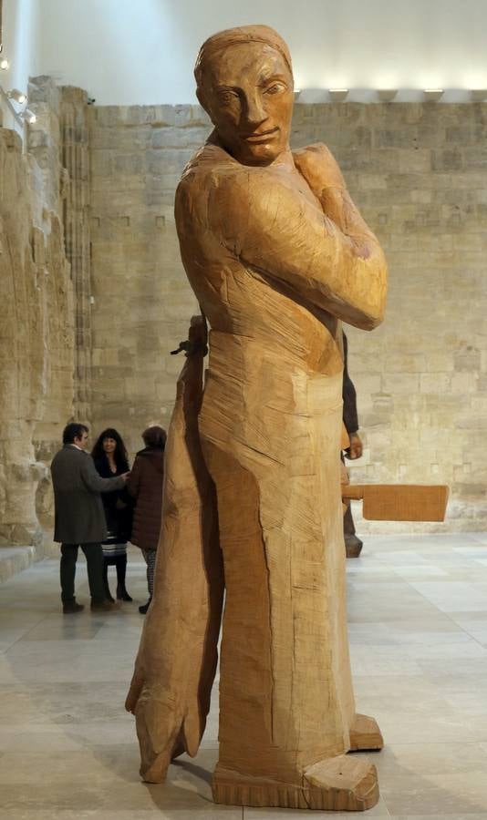 Son piezas de entre 3,50 y 4 metros de altura que se exhiben en la Capilla y el claustro del museo hasta el domingo el 1 de julio de 2018