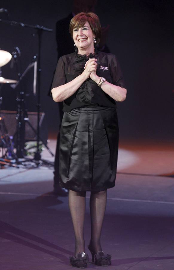 18.06.12 Saluda al público momentos antes de recibir el premio a toda una vida de la Unión de Actores, durante la ceremonia de entrega de galardones celebrada en el Teatro Circo Price de Madrid.