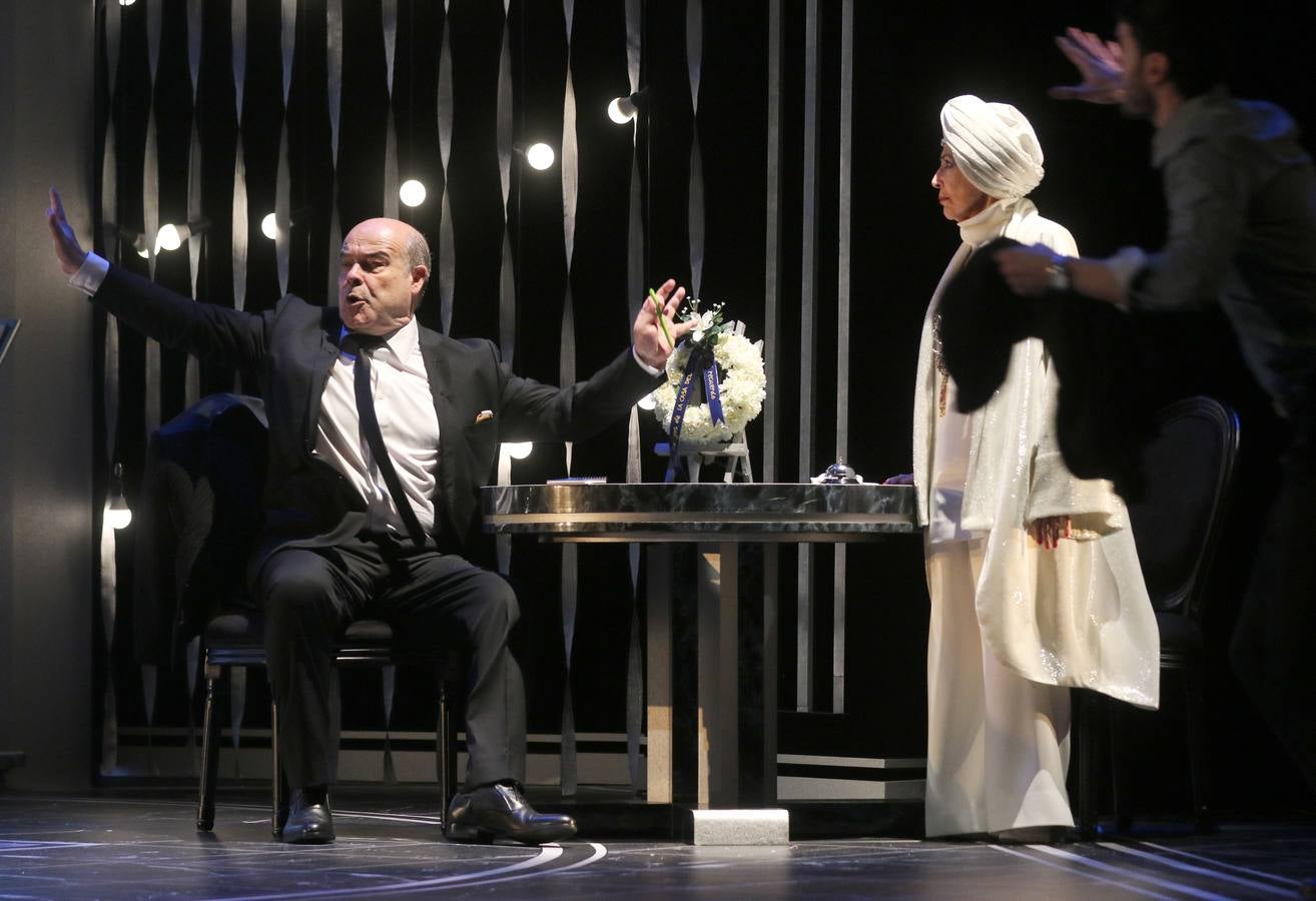 El último ensayo de la obra antes de su estreno tuvo lugar en el Teatro Calderón de Valladolid, bajo la dirección de Manuel Velasco