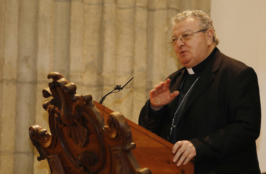 Fotos: Pregón de Semana Santa en Palencia