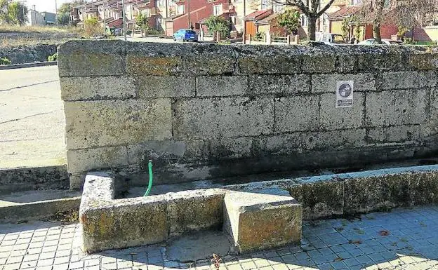 Fuente Blanca, en el casco urbano de Hontalbilla. 