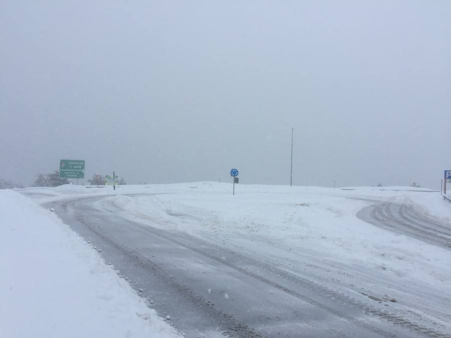 Fotos: Nieve en El Espinar y en el Puerto de Navacerrada