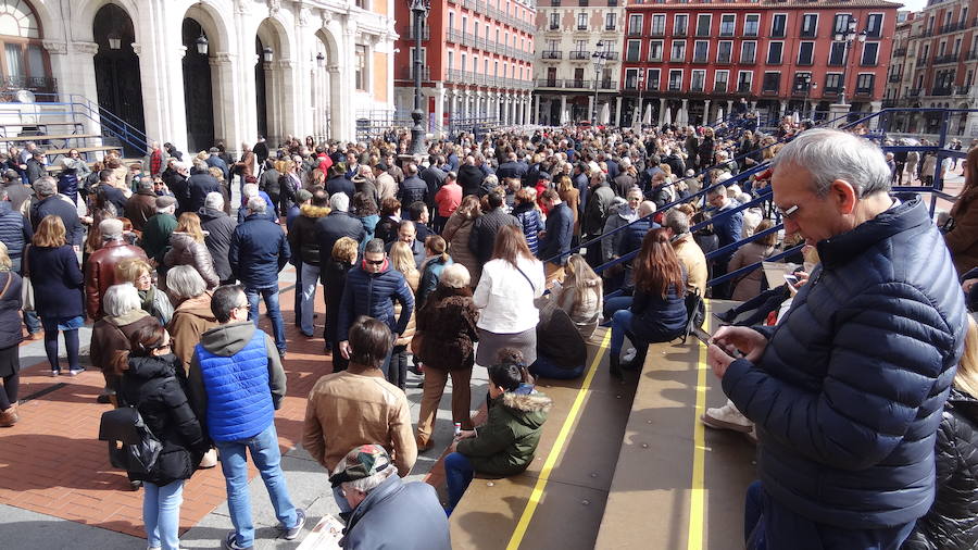 Fotos: Concentración en Valladolid en apoyo a la prisión permanente revisable