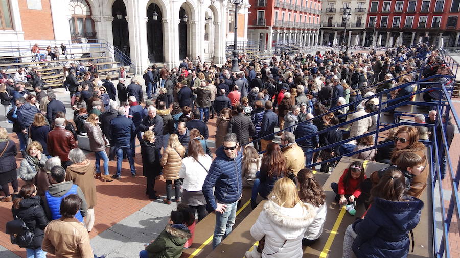 Fotos: Concentración en Valladolid en apoyo a la prisión permanente revisable