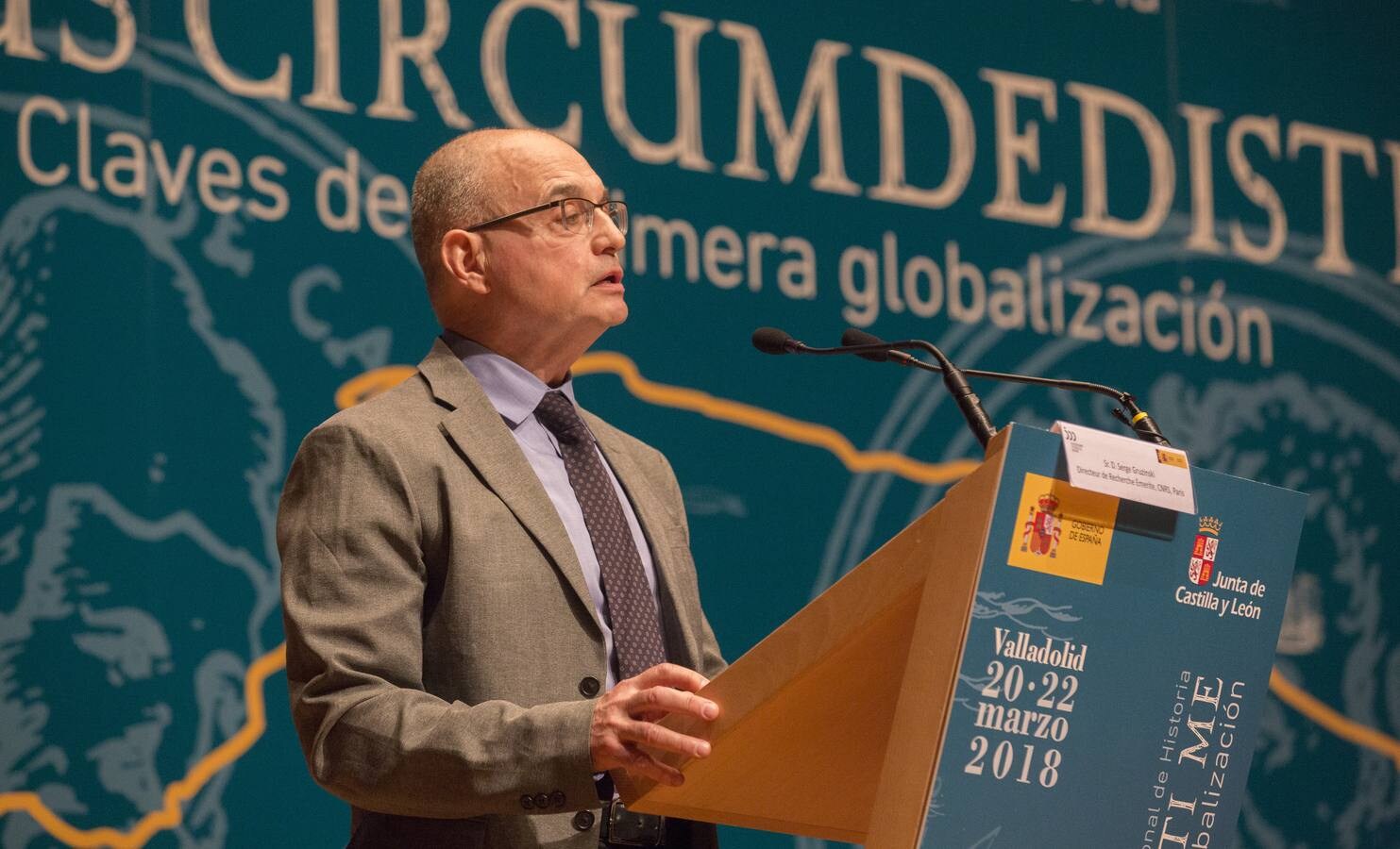 La ministra de Defensa ha participado en la apertura del congreso que conmemora el quinto centenario de la primera vuelta al mundo por mar que inició el marino portugués Fernando de Magallanes y culminó el español Juan Sebastián Elcano