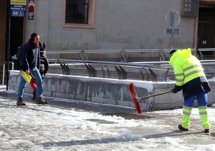 Fotos: Segovia recibe a la primavera con nieve y frío extremo