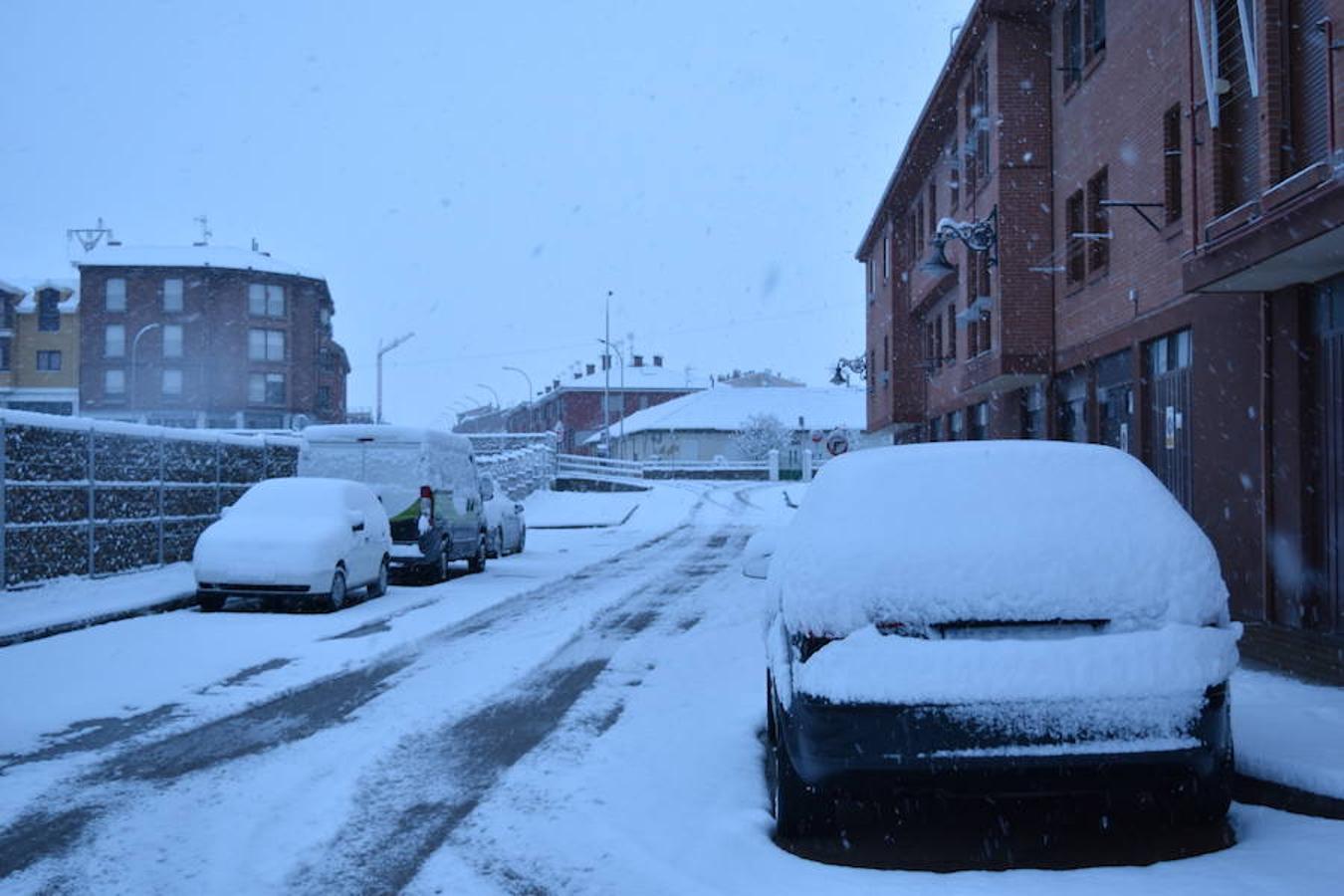 Fotos: Nieve en Aguilar para recibir a la primavera