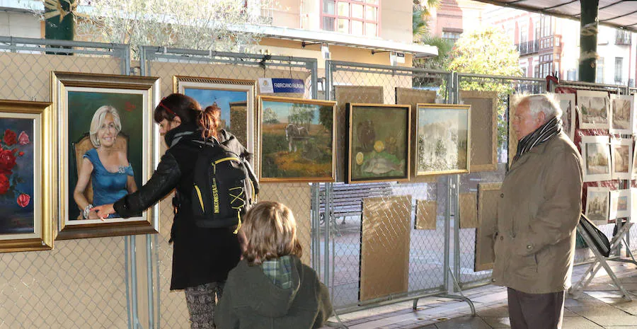 Debido al Día Europeo de la Creatividad se ha expusto en la marquesina de la Plaza España de Valladolid una exposición de pintura de la mano de Unión Artística Vallisoletana. 