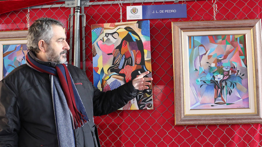 Debido al Día Europeo de la Creatividad se ha expusto en la marquesina de la Plaza España de Valladolid una exposición de pintura de la mano de Unión Artística Vallisoletana. 