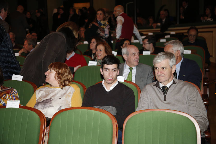 No quiso dejar pasar la oportunidad en el inicio de su pregón de mencionar a la organización que preside, Proyecto Hombre de Salamanca