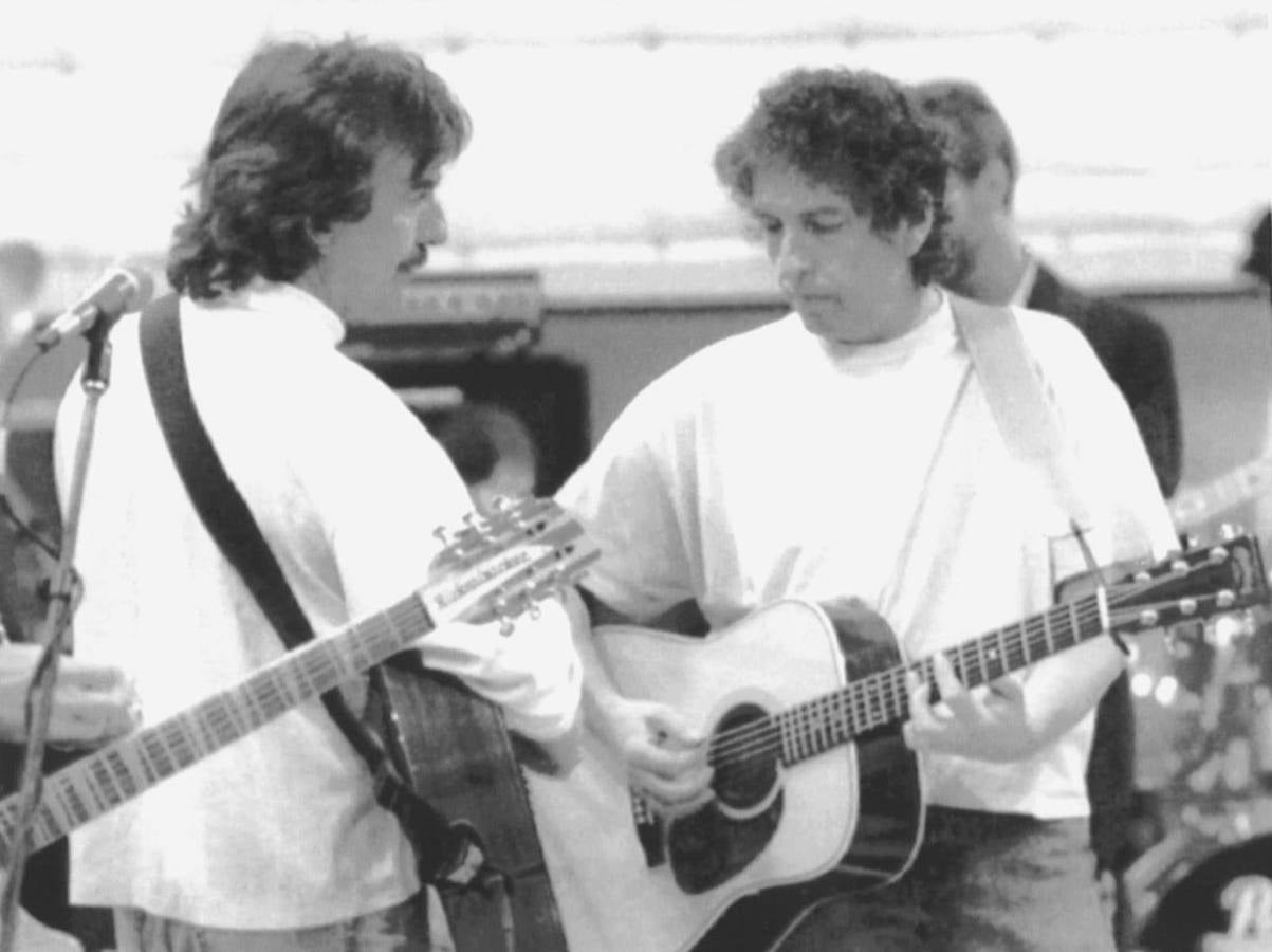 15.10.1992 Bob Dylan y George Harrison antes del concierto del 30 aniversario de la vida profesional de Dylan.