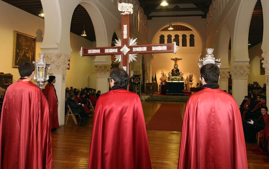 Fotos: Viernes de Dolores pasado por agua en Segovia