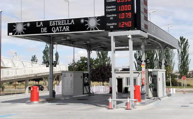 Gasolinera de la Estrella de Qatar en Valladolid. 