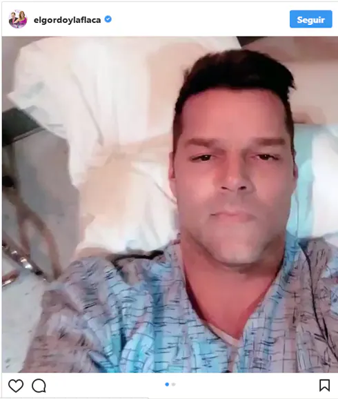 Ricky Martin en la caman del hospital. 