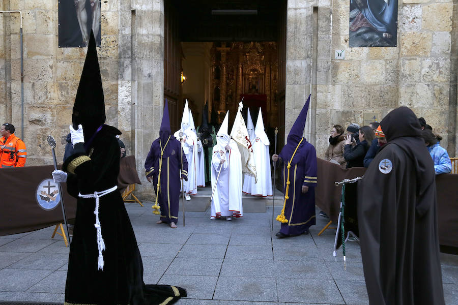 Fotos: Procesión de la Piedad en Palencia