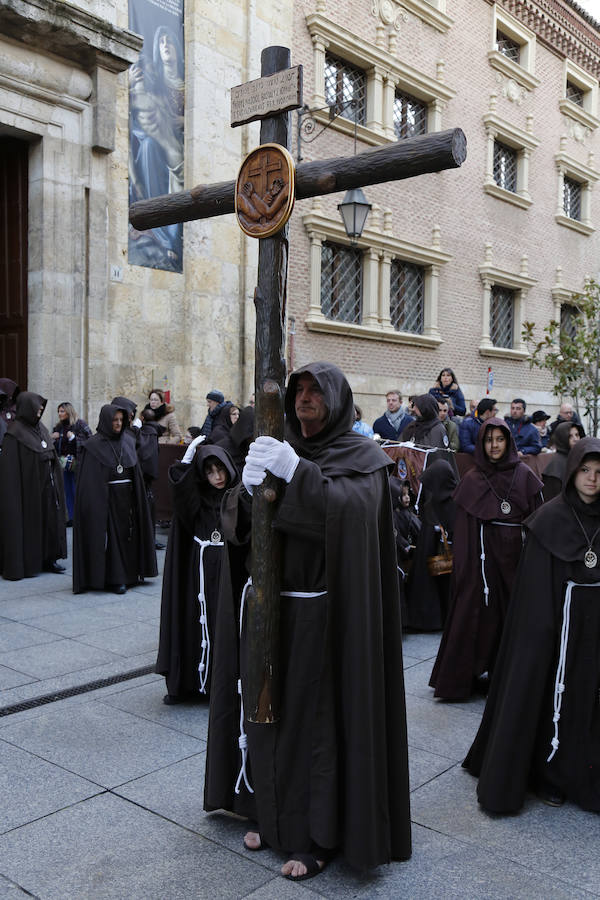 Fotos: Procesión de la Piedad en Palencia