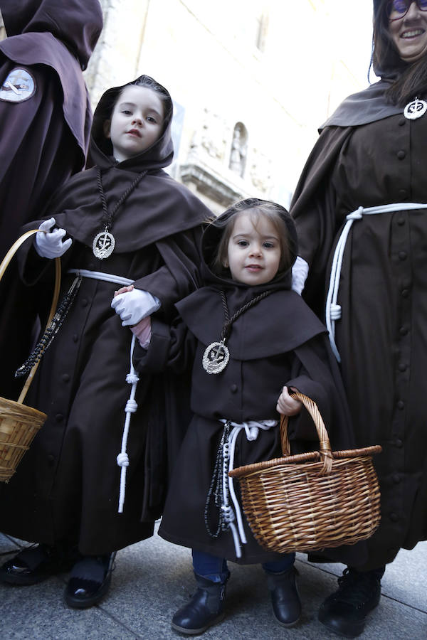 Fotos: Procesión de la Piedad en Palencia