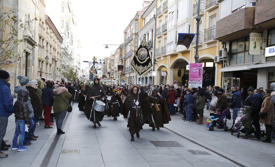 Fotos: Procesión de la Piedad en Palencia