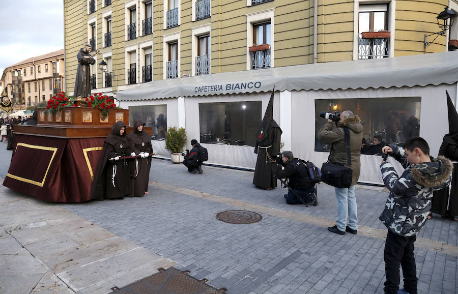 Fotos: Procesión de la Piedad en Palencia