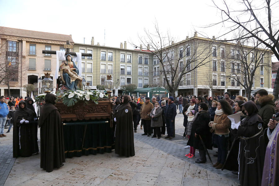 Fotos: Procesión de la Piedad en Palencia