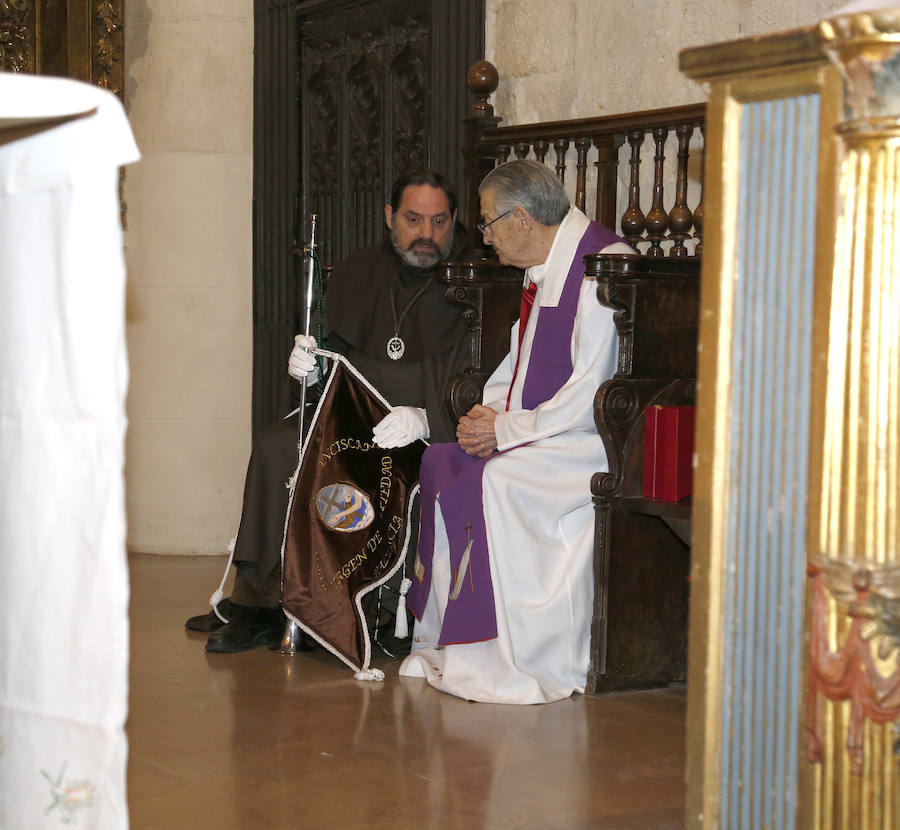 Fotos: Procesión de la Piedad en Palencia