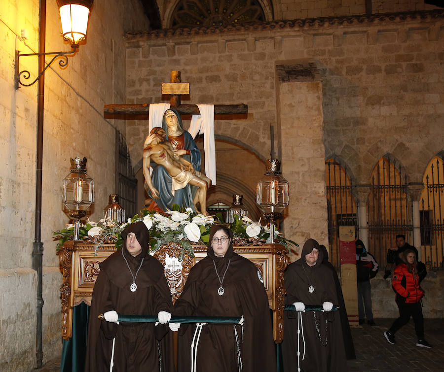 Fotos: Procesión de la Piedad en Palencia