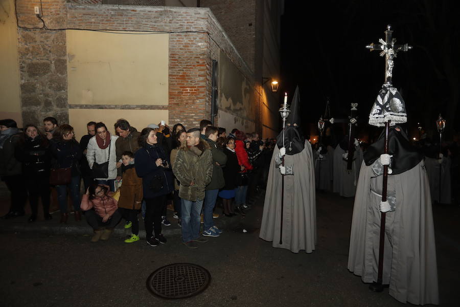 Fotos: Procesión del Ejercicio Público de las Cinco Llagas en Valladolid