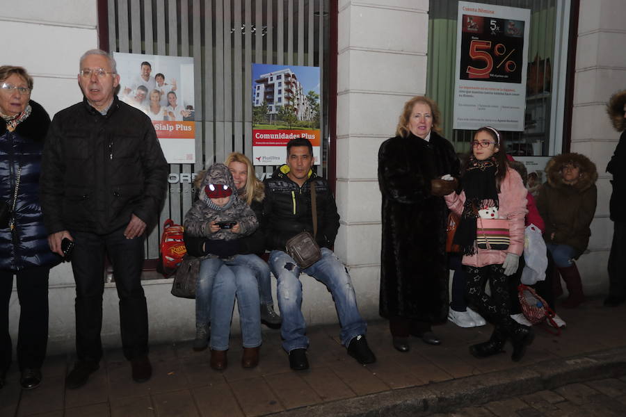 Fotos: Procesión del Ejercicio Público de las Cinco Llagas en Valladolid