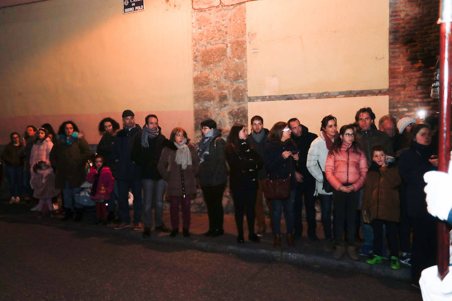 Fotos: Procesión del Ejercicio Público de las Cinco Llagas en Valladolid