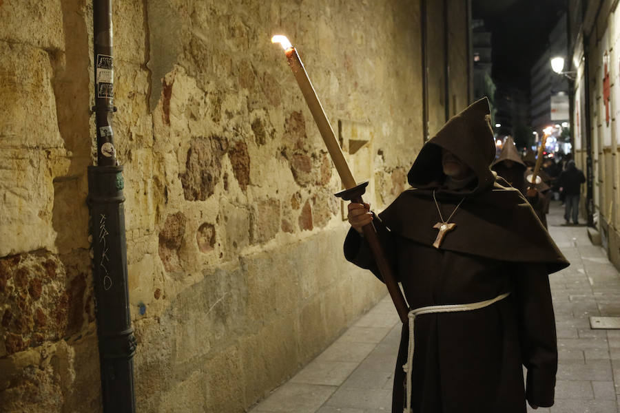 Fotos: Procesión del Sábado Santo del Cristo de la Humildad en Salamanca