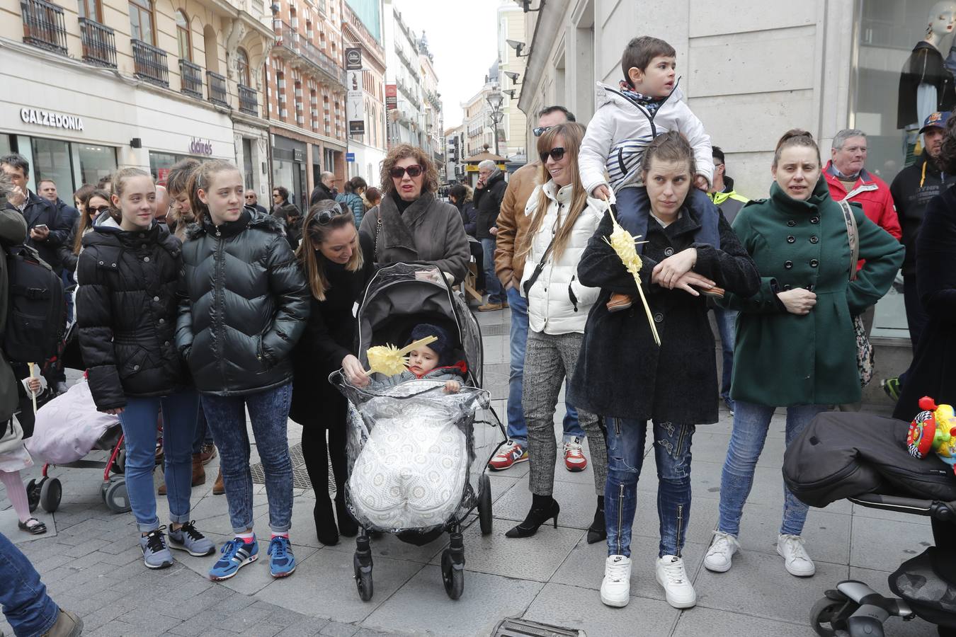 Fotos: Público en la Procesión del Domingo de Ramos en Valladolid (2/2)