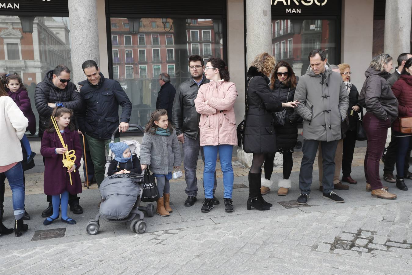 Fotos: Público en la Procesión del Domingo de Ramos en Valladolid (2/2)